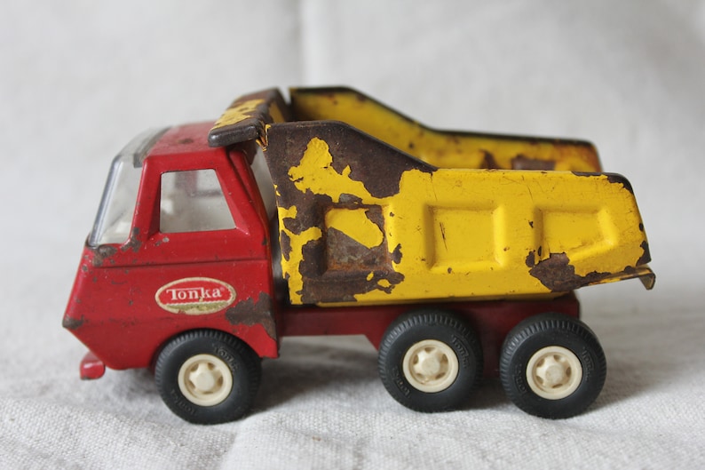 vintage tonka dump truck red and yellow
