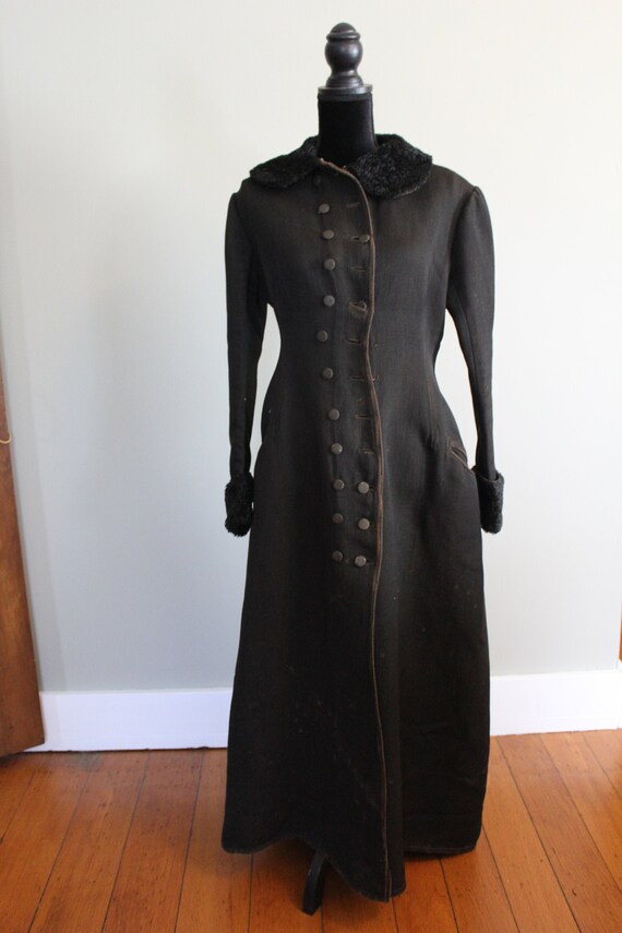 Beautiful Vintage Handmade Wool Over Coat with Fa… - image 2