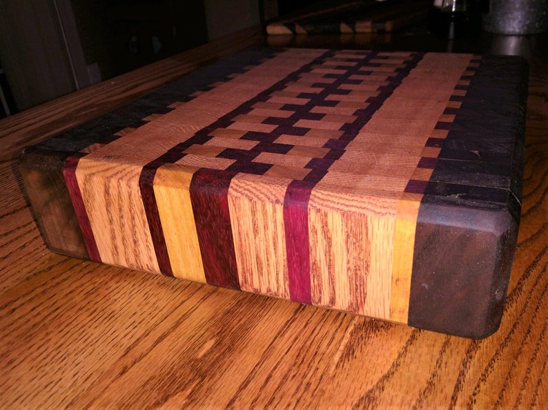 How Thick Should A Butcher Block Cutting Board Be / 2 inch thick