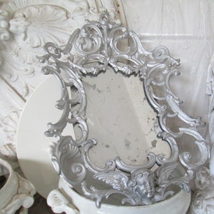 FRANCE Antiker silberner Spiegel PUTTE Engel Metallrahmen ca 36cm Flurspiegel Wandspiegel ungewöhnlich ausgefallen Vintage shabby Brocante