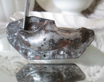 FRANCIA Antiguo molde pequeño de chocolate de 2 piezas ZAPATO aprox. 10 cm 1920/30 pátina raro molde de metal azúcar vintage pastel mazapán brocante shabby