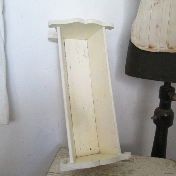 FRANCE Antique grand berceau de poupée fait à la main environ 46 cm bois blanc crème 1930/40 lit de poupée balançoire berceau enfants jouet rustique primitif