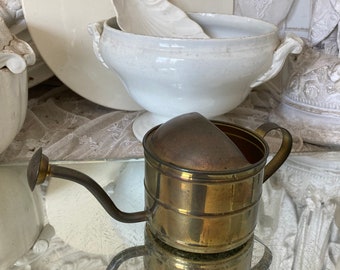 FRANKREICH Alte kleine Gießkanne DICHT ca 350ml  Messing Zimmerpflanzen Orchidee Patina gold  Rosenkanne Kaktus Brocante rund