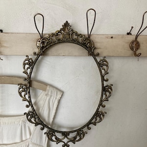 FRANCE Old large oval metal frame picture frame without glass approx. 41 x 30 cm relief shabby gold bronze mirror baroque brass mix vintage