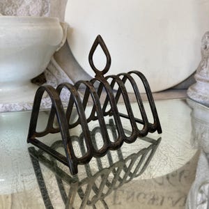 FRANCIA Antiguo pequeño porta tostadas plateado de aprox. Soporte para tostadas de 12 x 8 cm, soporte para cartas, soporte para cartas, pátina brocante, soporte de metal shabby francés