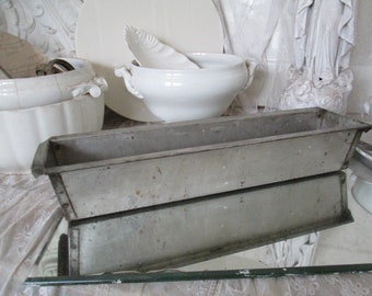 FRANCE URold grand plat de cuisson long 39 cm métal étain patine pain Brocante français france shabby vintage rustique pot de plante primitive