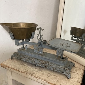 FRANCE Antique large cast iron market scale approx. 5.5 kg heavy Art Nouveau plate scale beam scale PATINA metal kitchen vintage brocante Roberval