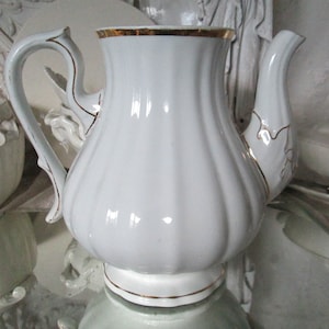 Antique large ceramic jug coffee pot 2 liters fajence France 1900/40 Brocante white gold relief Vintage Niderwiller Niderweiler french