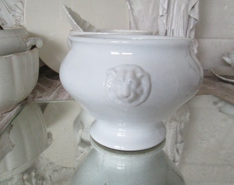 VINTAGE Antique Thick White Lion's Head Tureen Porcelain Bowl Bowl Brocante Patina 1940's Ironstone Transferware Soup Bowl Soupier