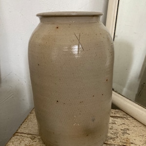FRANCIA Vasija de barro antigua grande y gruesa X aprox. altura aprox. 29 cm gris claro beige claro recipiente de almacenamiento olla olla de barro brocante antiguo rústico