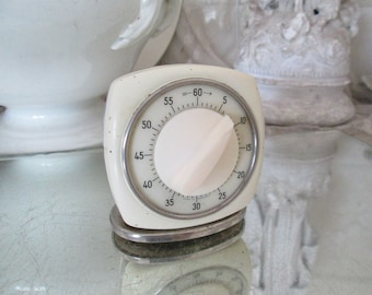 VINTAGE old cream-colored mechanical timer egg timer KIENZLE SIGNAL 1950/60 kitchen alarm clock old clock decoration Shabb metal patina