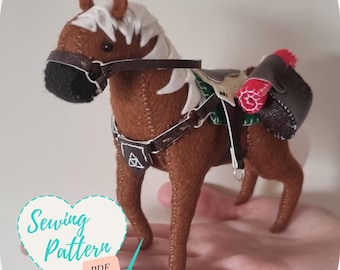 Tutorial de padrão de costura de mão de cavalo de feltro DIY Costure seu próprio modelo de instruções de pônei e sela