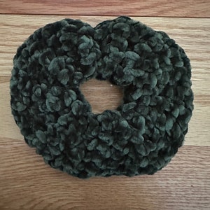 Handmade Velvet Scrunchie: Dark Green Juicy Couture Yarn Hair Tie