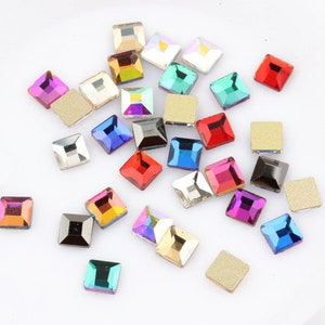 Perline di strass in vetro con retro piatto, piccole quadrate, per nail art, abbellimenti scintillanti, cristallo con retro piatto da 3 mm, 4 mm e 6 mm.