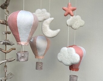 Hot air balloon and cloud mobile made of felt - baby mobile decoration children's room