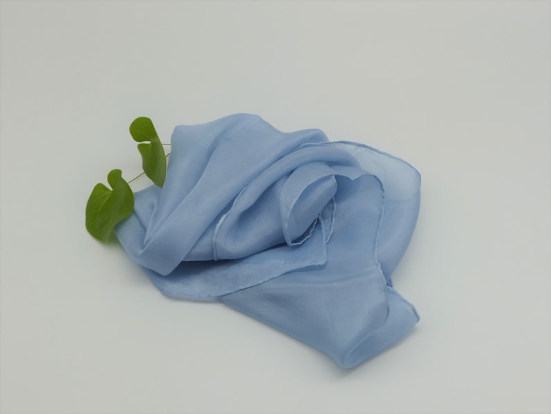 BLAUTRÄUMCHEN und ROSALIND pflanzengefärbt Baby Seidentuch, Püppchen in Blau und Rosa, Babyschmusetuch, nachhaltig ökologisch Bild 6