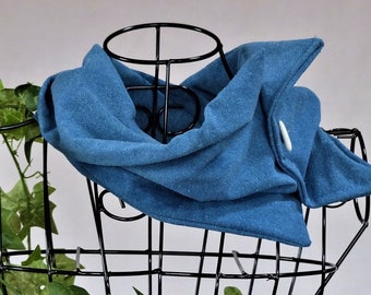 ENZIAN - pflanzengefärbter Loopschal aus Bouretteseide in changierendem Blau, ökologisch nachhaltig
