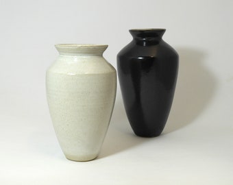 Vase aus Keramik, handgedreht