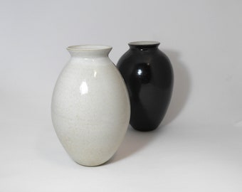 Blumenvase aus Keramik - Hangedreht