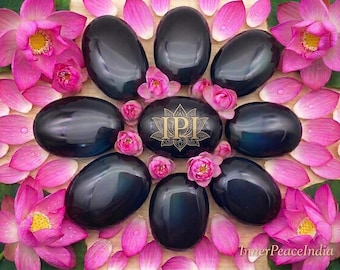 59)Beautiful black obsidian palm stones. 100 grams size small and 160 to 180 grams medium size