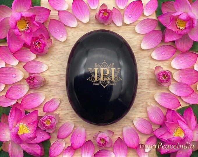 Featured listing image: Beautiful black obsidian palm stones. 60-70 grams size small