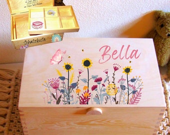 gr. 2tlg. Fächer-Schatzkiste, Namensbox Bella Blumenwiese, Mädchen Geschenkbox, Schmuckkästchen, Baby, Geschenk Geburt Taufe Geburtstag Box