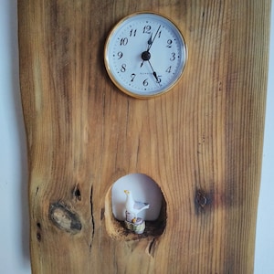 Squawker the seagull, wall hanging driftwood clock.Choice of 3 different types of clock face.