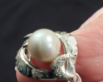 Genuine Pearl ring size 5.75 in SS vintage