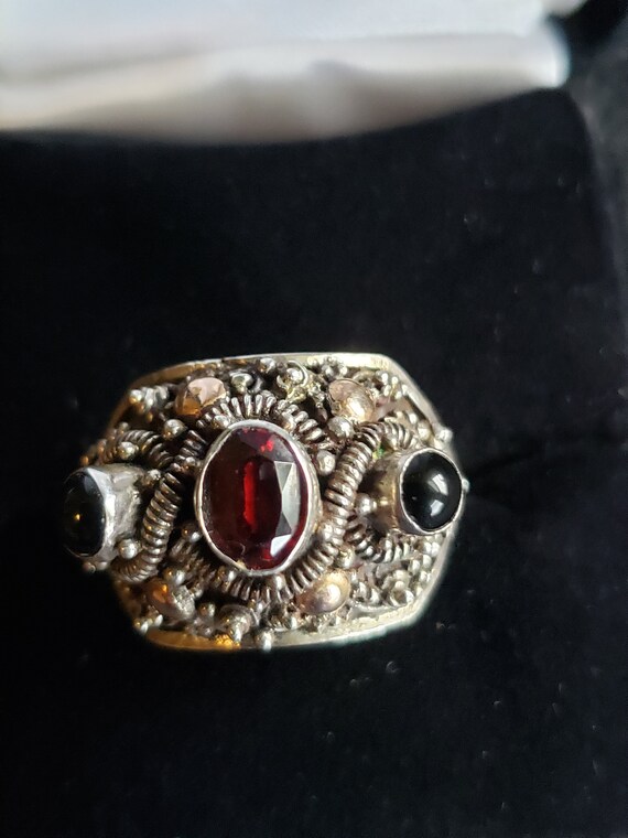 Antique Garnet size 9 ring with Onyx in SS and go… - image 5
