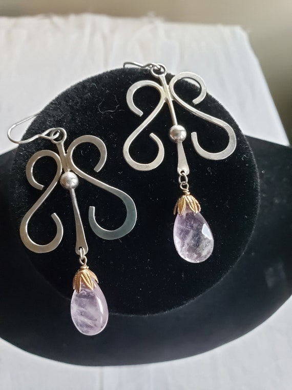 Hammered Chandlier Earrings with a Dangling Rose Q