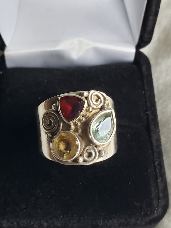Multi gem size 8 SS ring in Garnet, Citrine and Bl