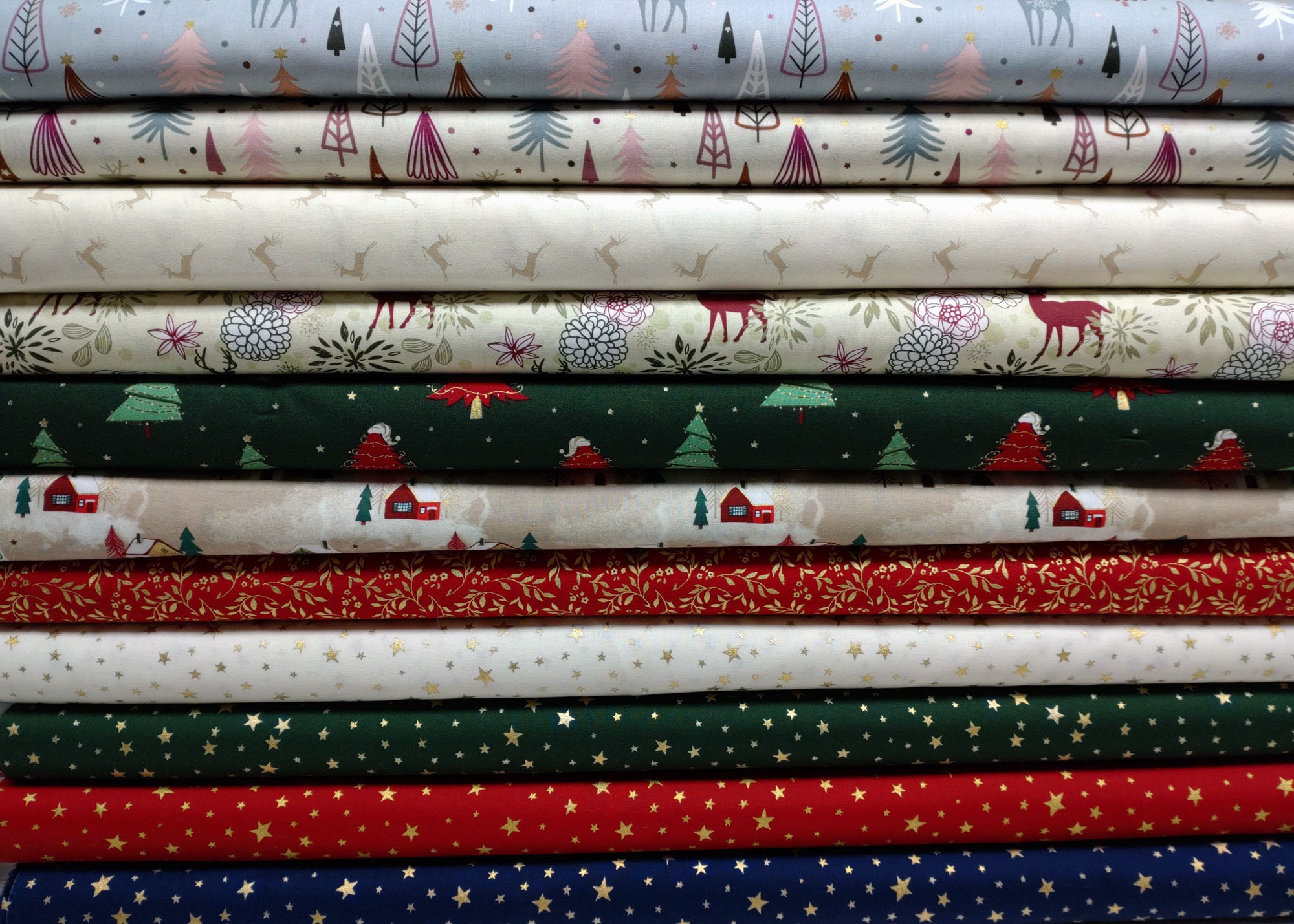 Tessuto Stampato In 100% Cotone Con Motivo Natalizio - Foto 2