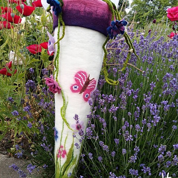 Schultüte SCHMETTERLING aus Wollfilz in aufwendiger Handarbeit mit viel Liebe zum Detail handgefilzt