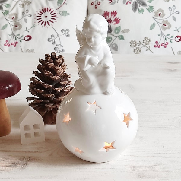 Vintage Engel Teelichthalter Porzellan weiß - Engel auf Kugel sitzend - antike weiße shabby chic Weihnachtsdeko - Windlicht Landhausstil