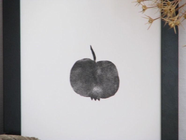 Druck Original Originaldruck Apfel Birne Stillleben Früchte skandinavisch schwarz weiß Print Stempeldruck Natur Geschenk Einzug Wohnzimmer Bild 2