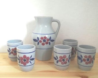 Krug Becher Set 70er 70s Saftservice Keramik Steingut Kanne Trinkservice Service Keramikgeschirr Saftkrug grau blau Trinkbecher Landhausstil