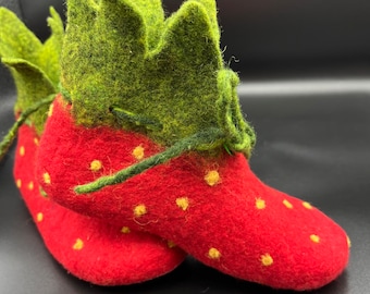 Toddler felt shoe strawberry up to size 24