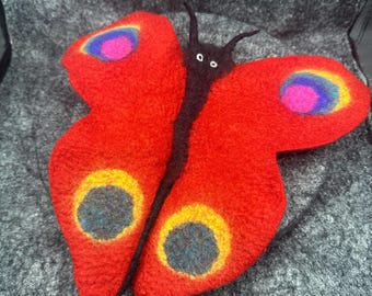 Mariposa de fieltro: complemento para la "Oruga Hambrienta"