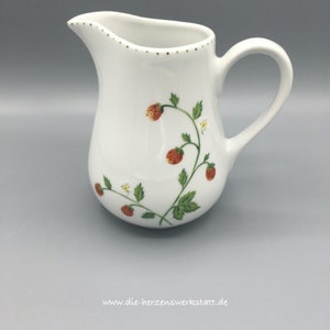 Large pot &quot;wild strawberry&quot;, porcelain, hand-painted, milk jug, vase, milk caster