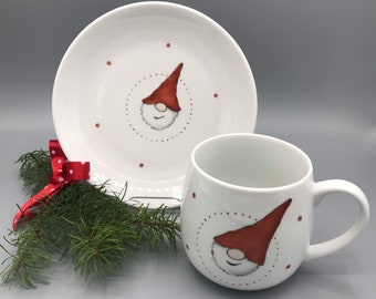 Geschirrset - Teller und Tasse „Wichtel“ Porzellan, handbemalt Tomte