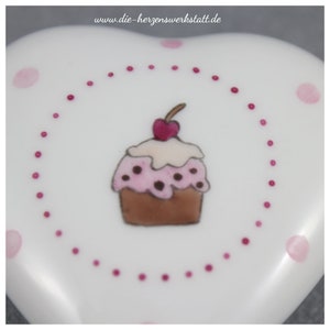 Kleine Herzdose Cupcake/Muffin, handbemalt Bild 6