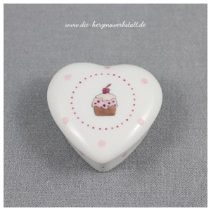Kleine Herzdose Cupcake/Muffin, handbemalt Bild 7