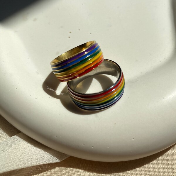 Ausverkauf Regenbogen Pride  Ring aus Edelstahl Gold oder Silber LGBT