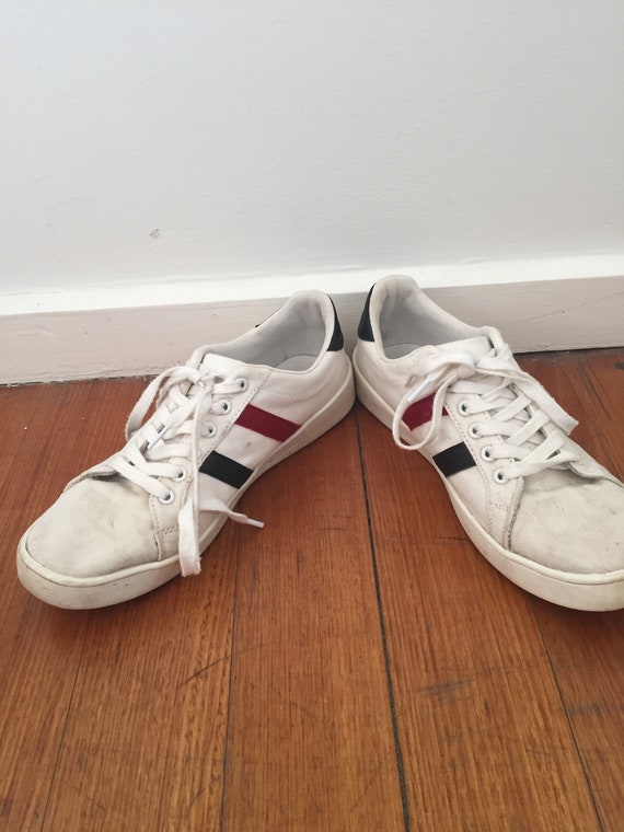 white sand shoes