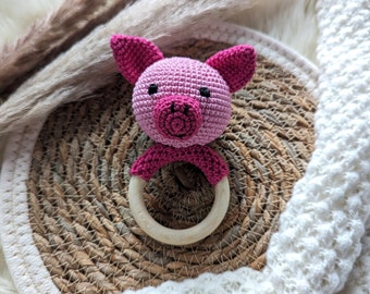 Baby Rassel Schwein | Beißring | Schwein gehäkelt | Geschenk zur Geburt | Geschenk zur Taufe | Babyspielzeug | Kuscheltier Schwein