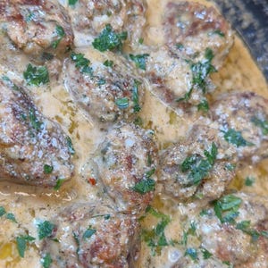 Almôndegas cremosas de parmesão