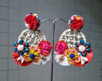 Boucles d'oreilles florales surdimensionnées en raphia lux multicolore - Créoles fleurs audacieuses faites main - Créoles florales colorées tendance, oeillets