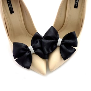 black satin shoe clips bows with silver decoration shoes clip schuhclips black bows for shoes bow shoe clips jewellery bridal shoes Judaeve