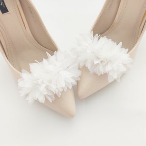 white flowers shoe clips bridal shoes Judaeve