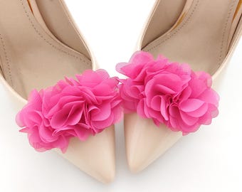 fuchsia shoe clips flower pompoms flowers ,wedding shoe clips ,bridal flower for shoes ,bridal shoe clips  ,pink shoes ,flower clips Judaeve